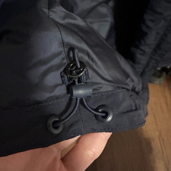 Lululemon Easy As Jacket in Navy - Water Resistant 4 - Picture 7 of 9